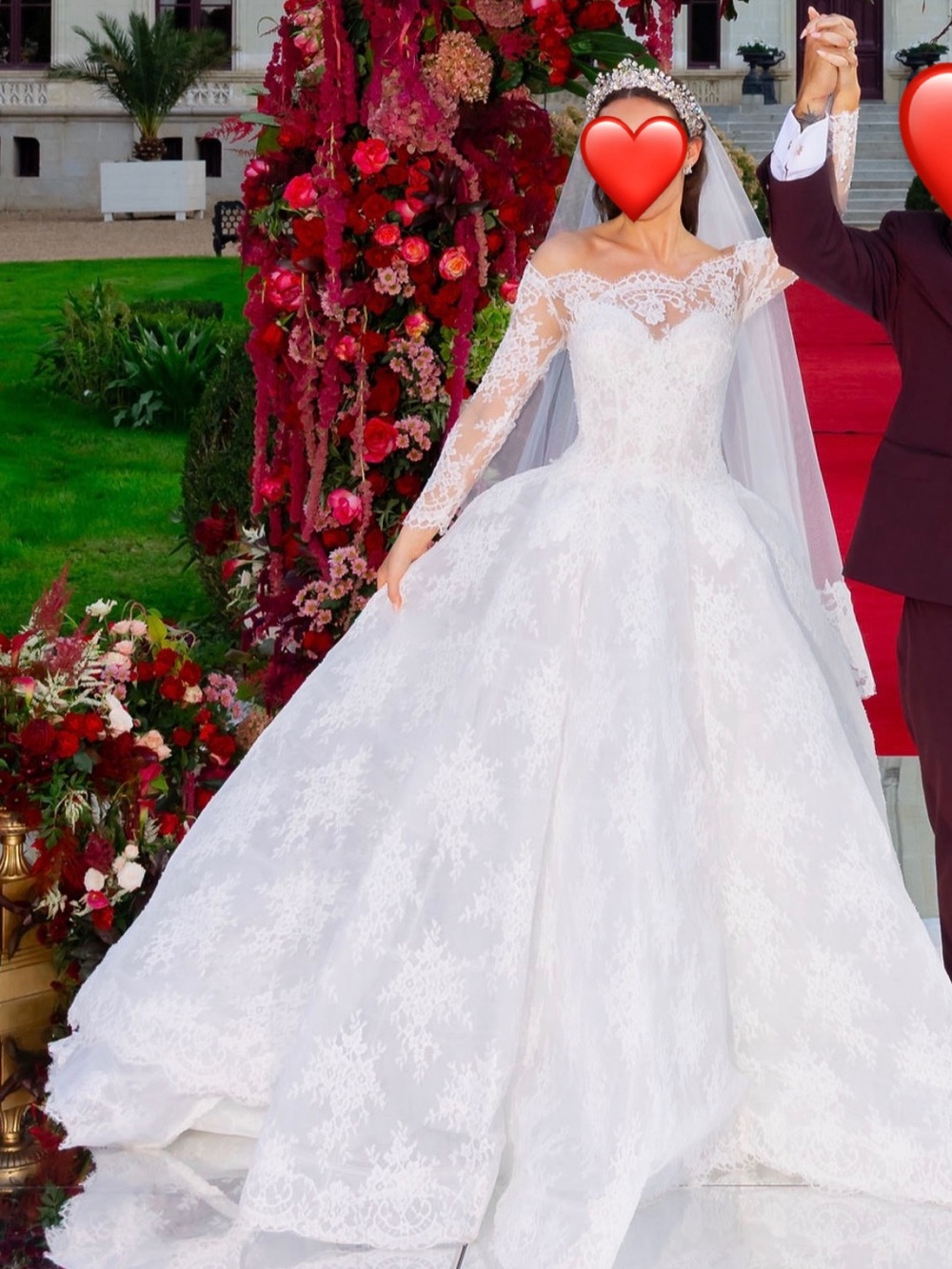 PLEASE READ DESCRIPTION Monique Lhuilier full set Alexandra dress, veil, jacket